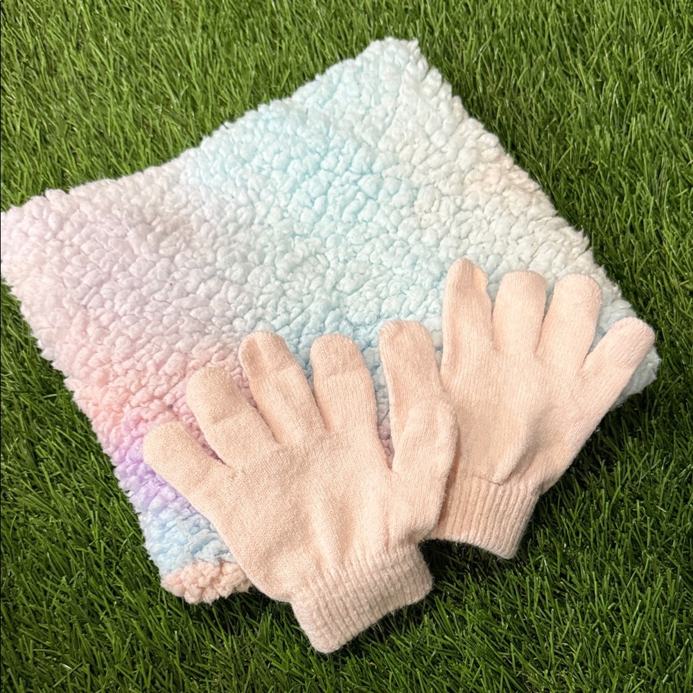 Girls Sherpa Infinity Scarf with light weight stretch gloves